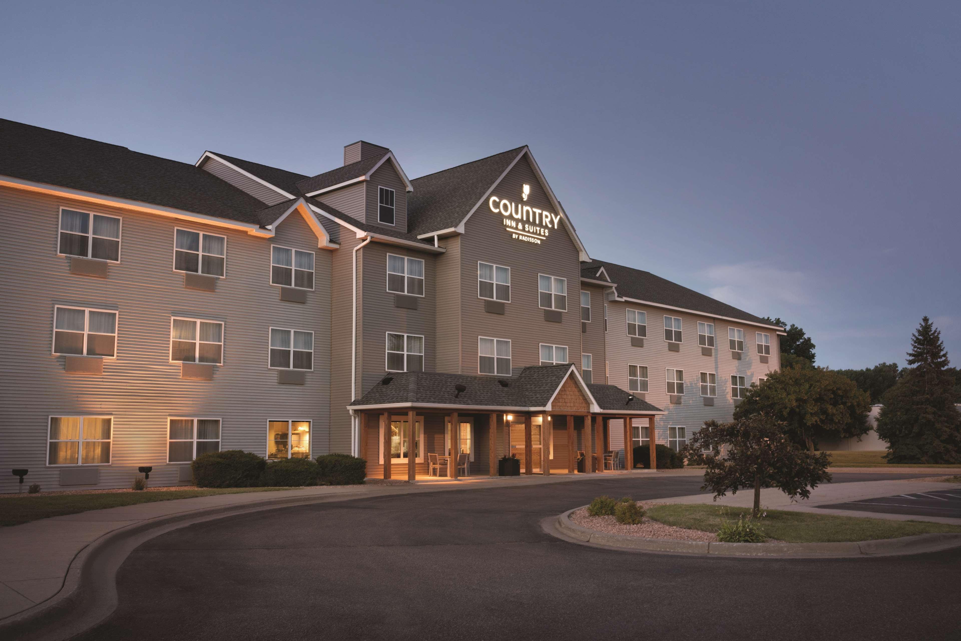 Country Inn & Suites By Radisson, Brooklyn Center, Mn Exterior photo